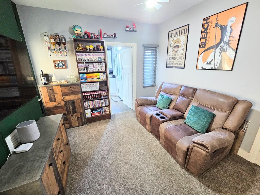 Property photo 2 of 13 4764653