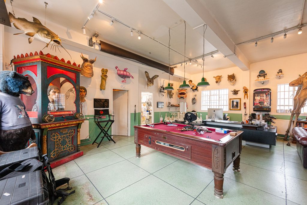 Property photo 3 of 13 Bouverie Mews, Unit 2-007