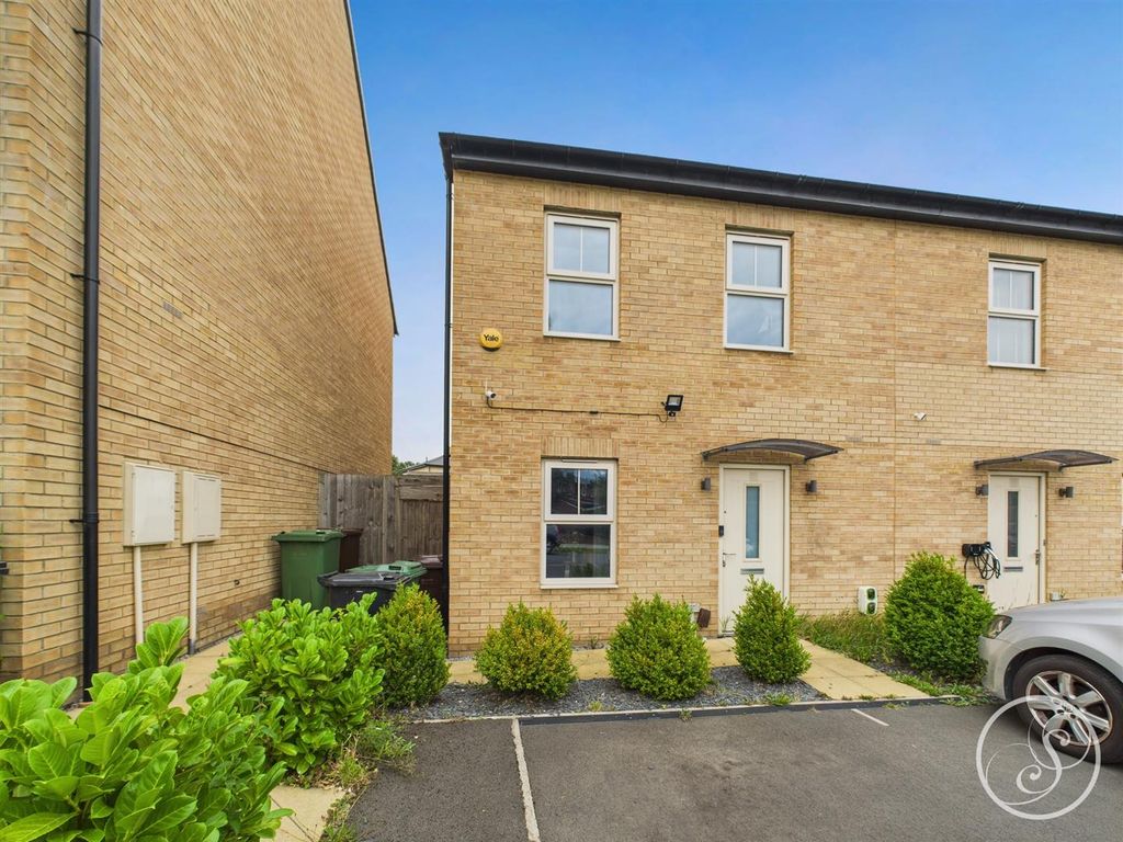 Property photo 1 of 18 External