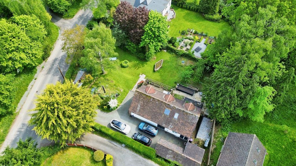 Property photo 2 of 28