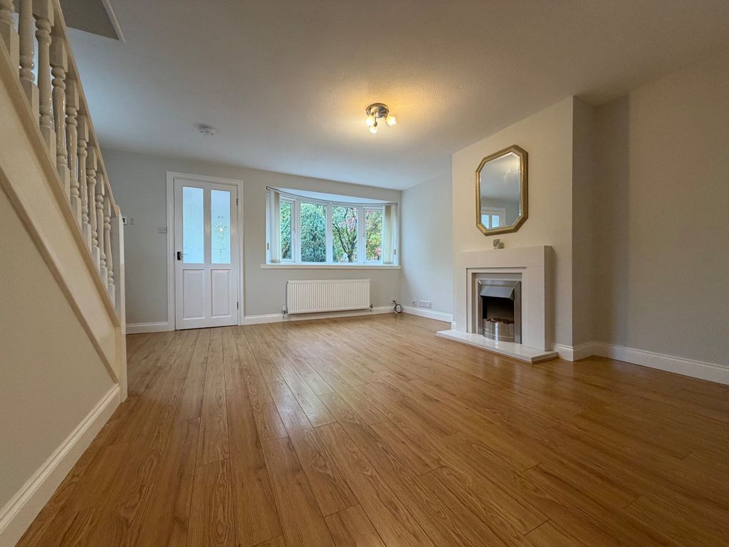 Property photo 3 of 15 Living Room
