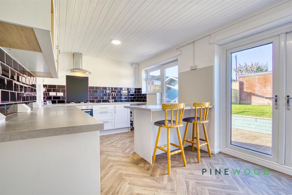 Property photo 3 of 23 Breakfast Kitchen/Dining Room