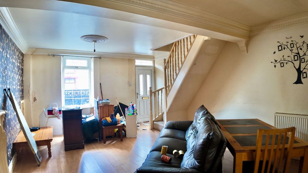 Property photo 3 of 18