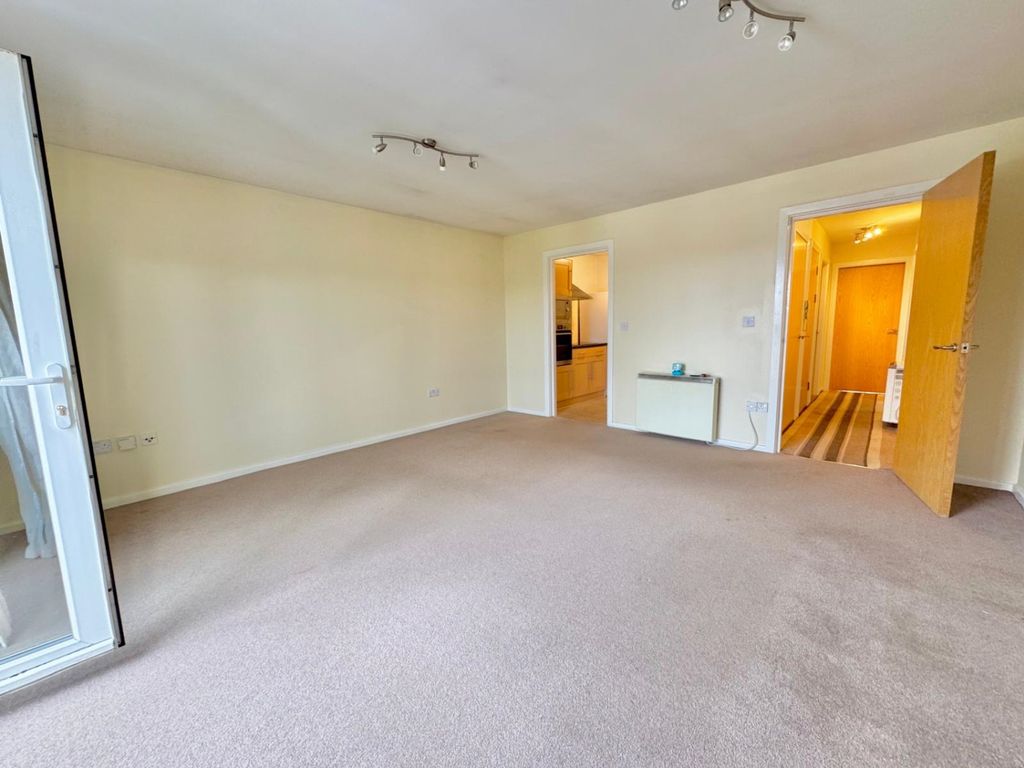 Property photo 3 of 13 E35c44Fc-E144-4272-A730-28F092711852