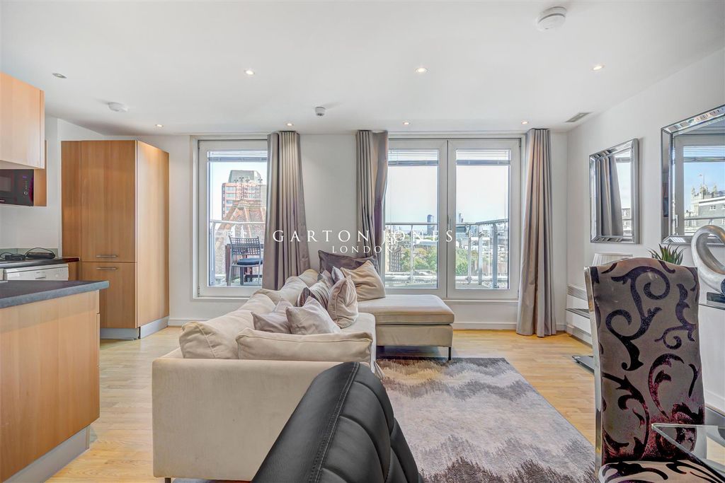 Property photo 2 of 16 Receprion