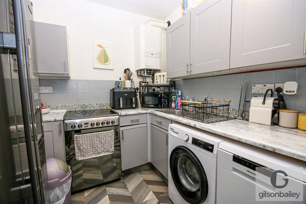 Property photo 3 of 9 4-Img_2197.Jpg