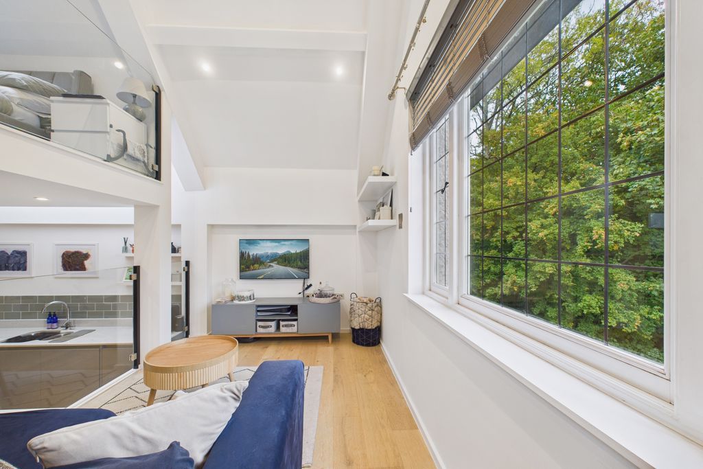 Property photo 1 of 16 Photo 10