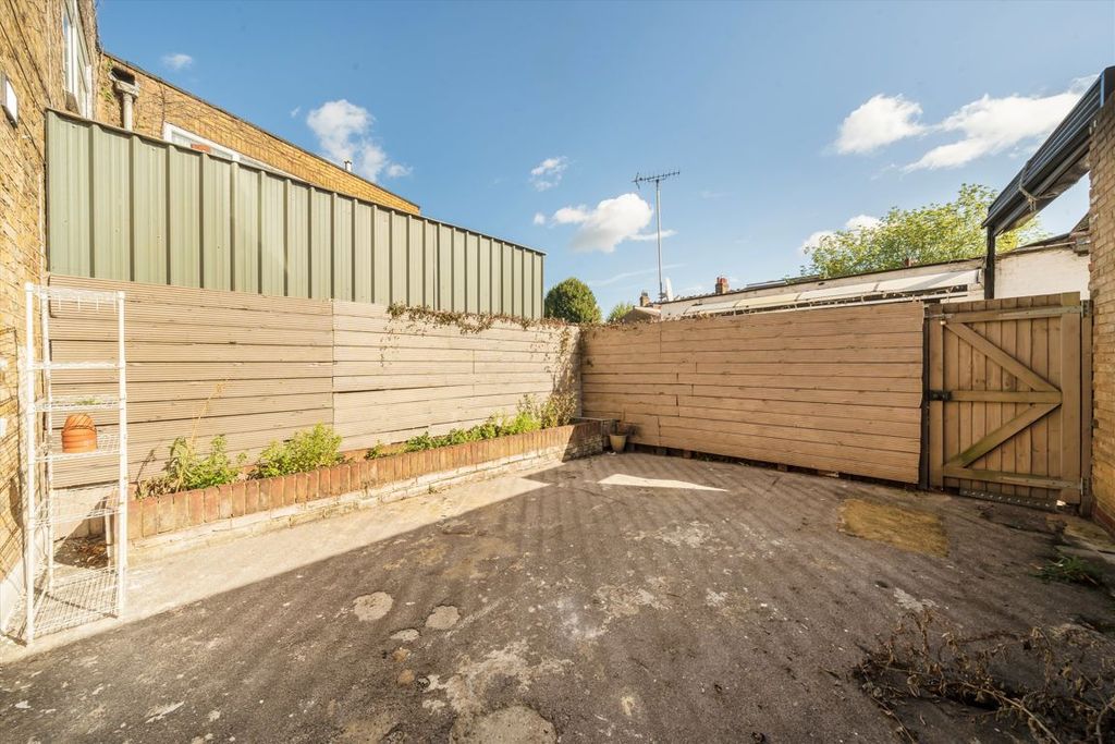 Property photo 3 of 10