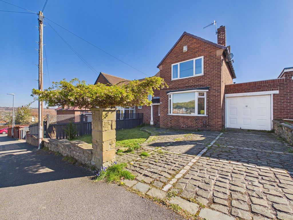 Property photo 1 of 7 External