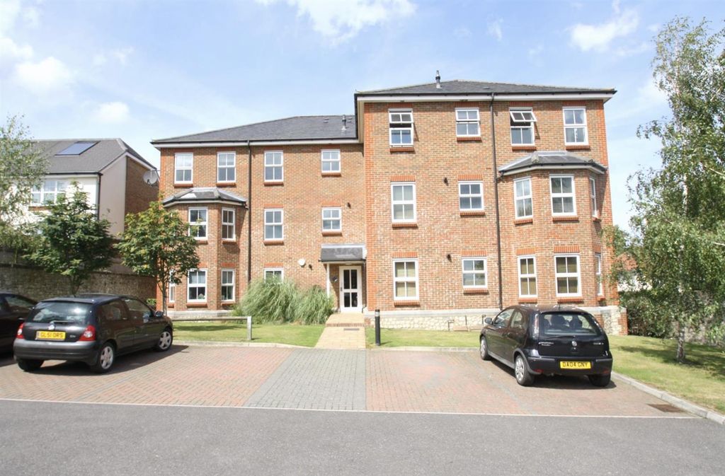 Property photo 1 of 10 External