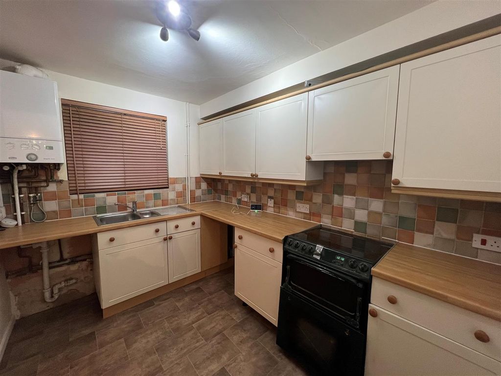 Property photo 3 of 4 Kitchen.Jpg
