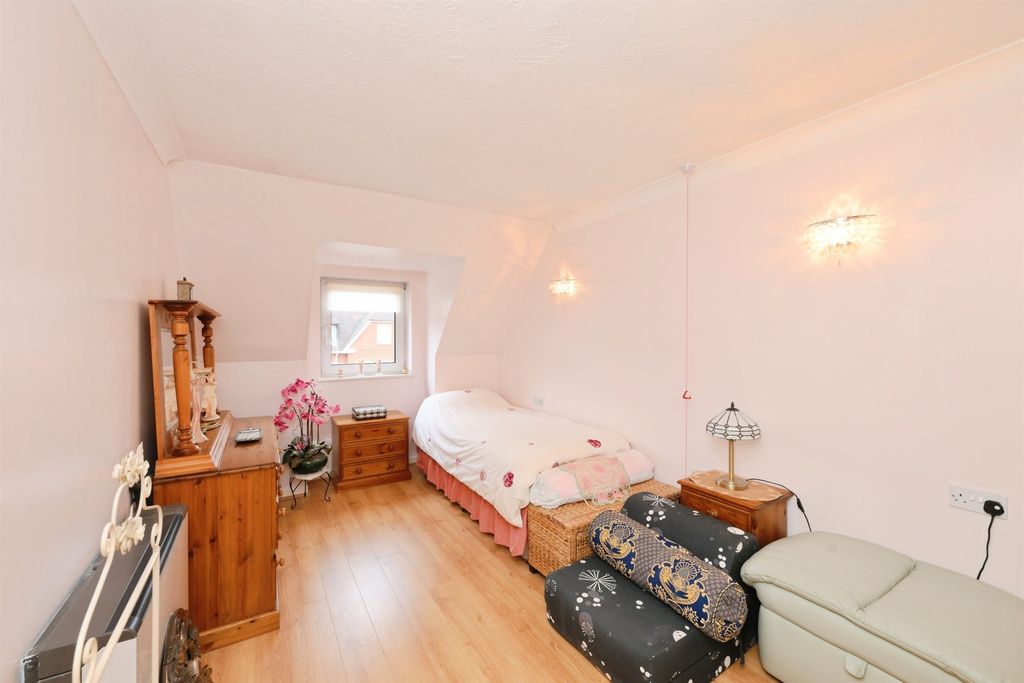 Property photo 3 of 16
