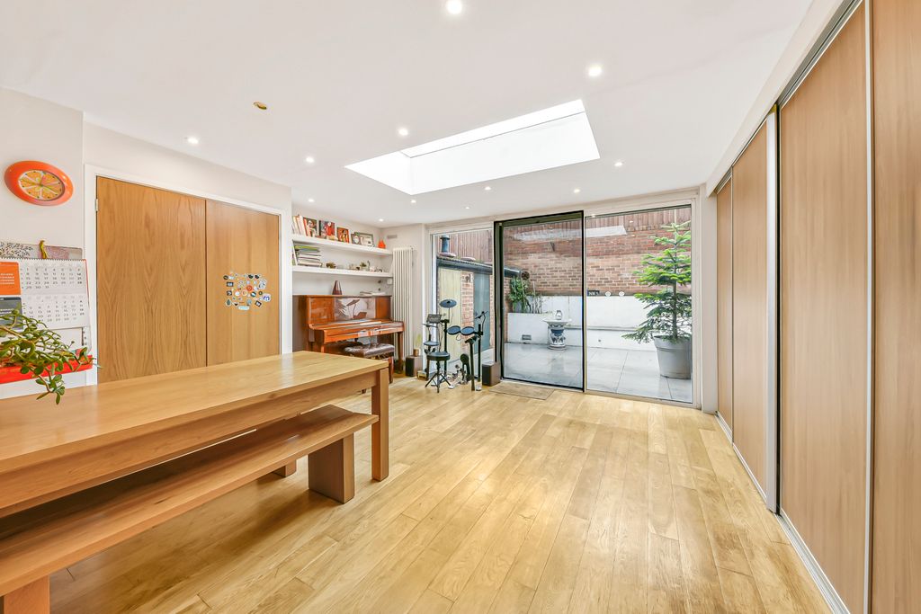 Property photo 3 of 14