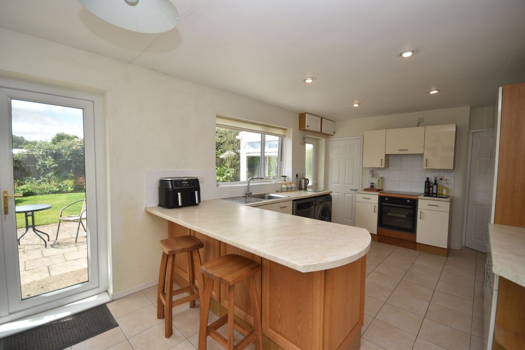 Property photo 3 of 19 Kitchen/Diner