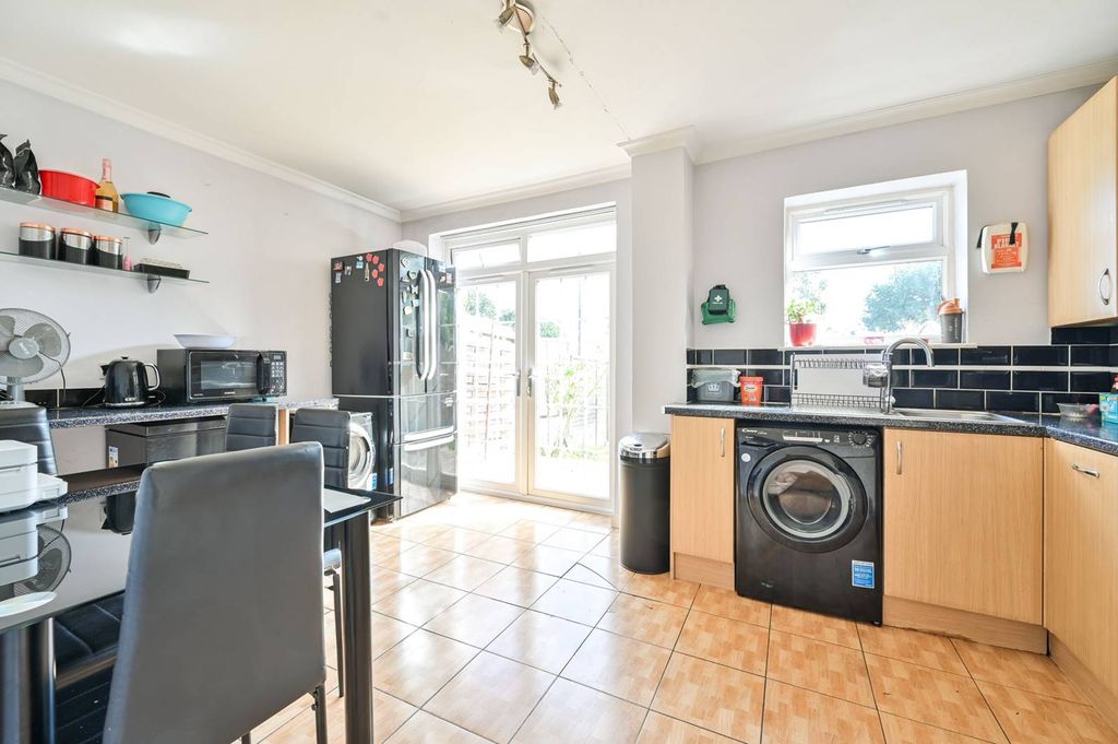 Property photo 3 of 14