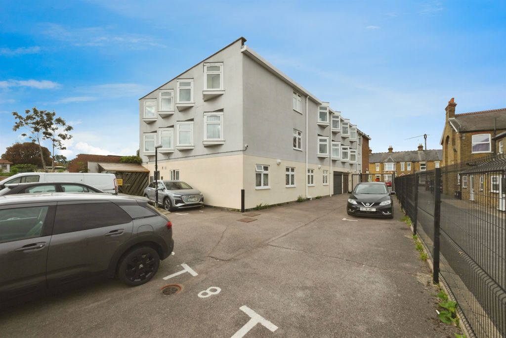 Property photo 3 of 13