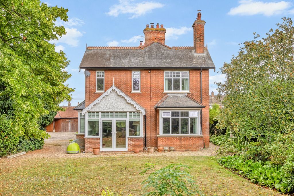 Property photo 2 of 31