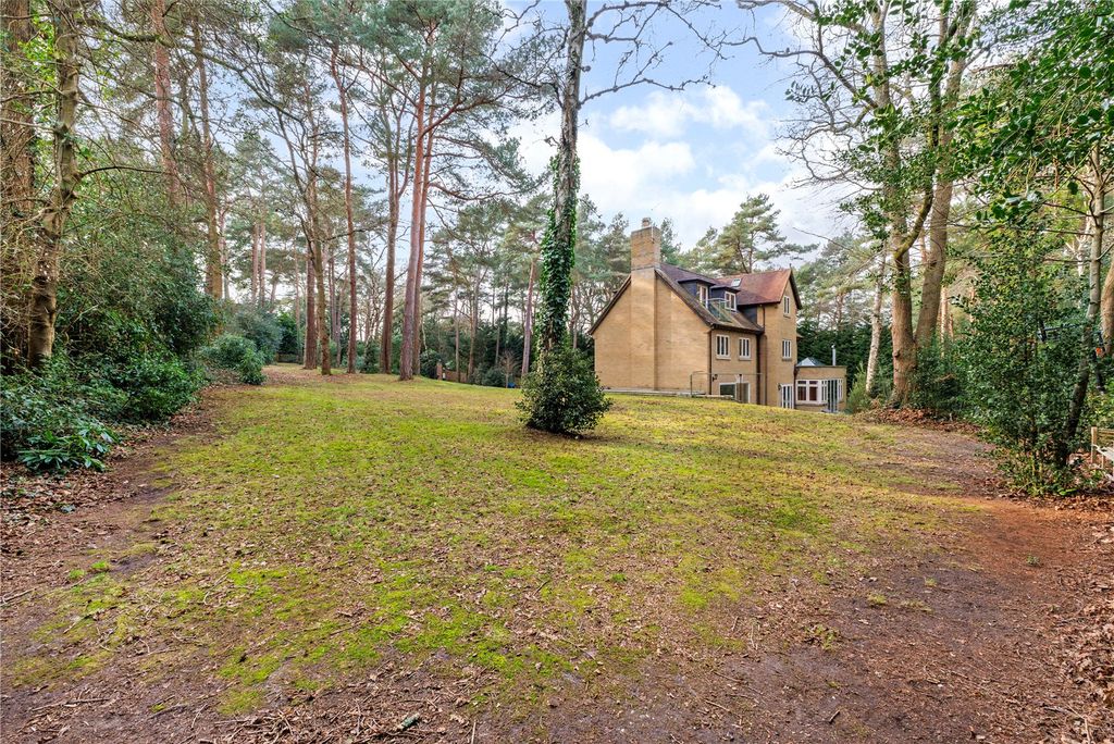 Property photo 2 of 18 Grounds