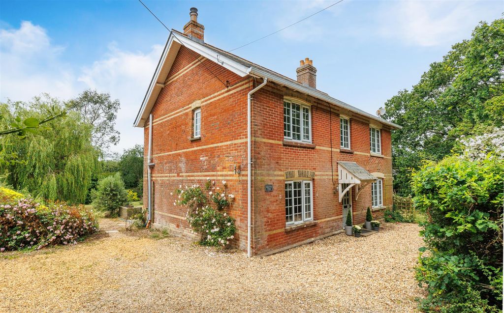 Property photo 1 of 34 Pallance Farm Cottage