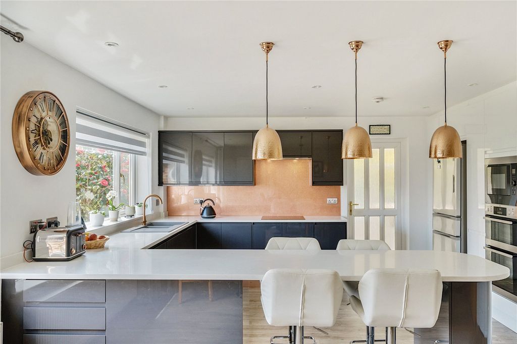 Property photo 2 of 19 Picture 2