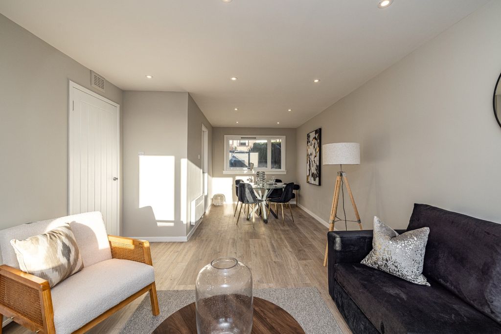 Property photo 1 of 44