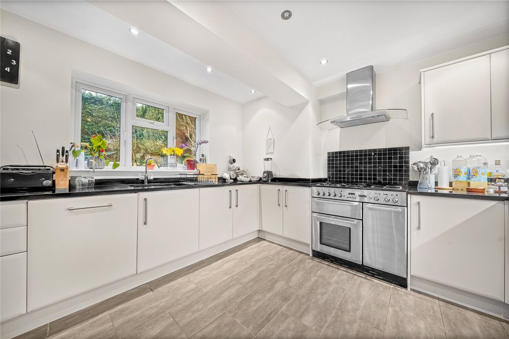 Property photo 3 of 25 Picture No. 28