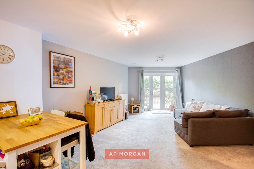 Property photo 2 of 15 Picture No. 05
