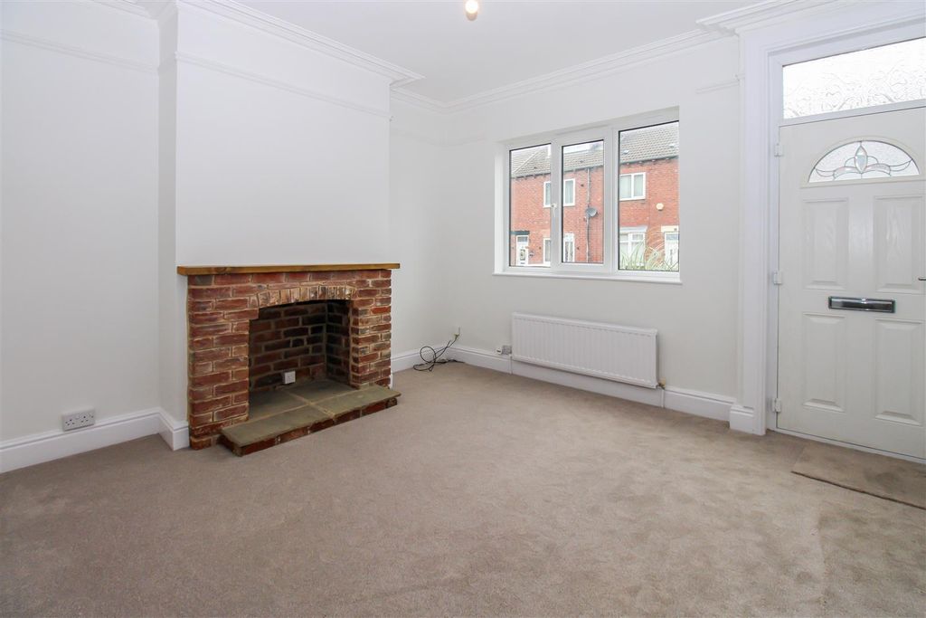 Property photo 3 of 8 Living Room