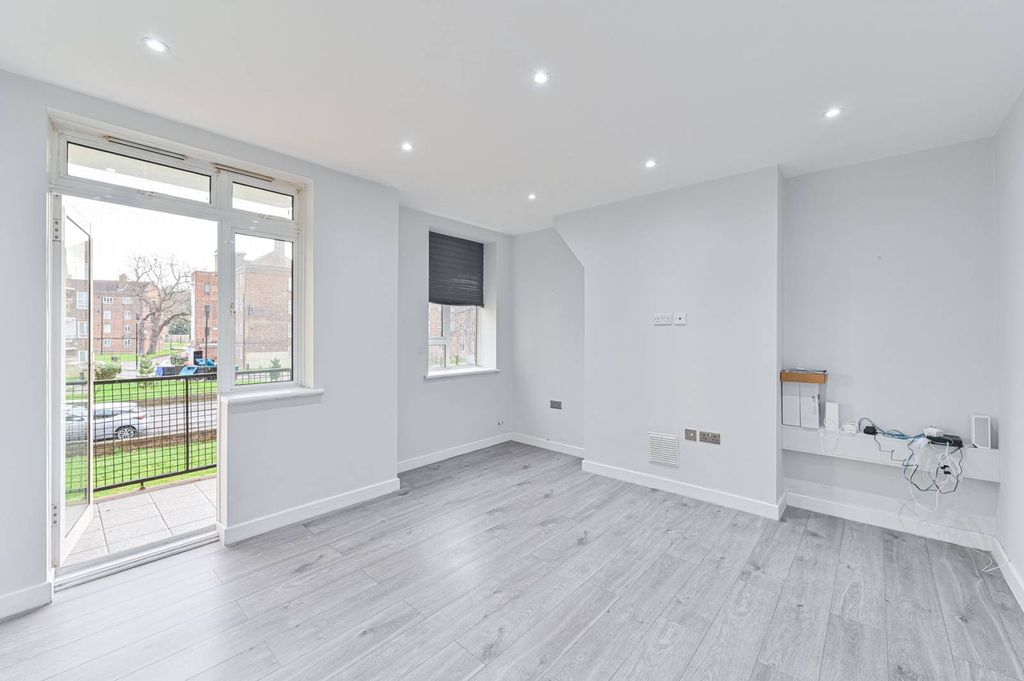 Property photo 2 of 18