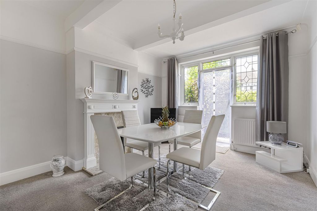 Property photo 3 of 22