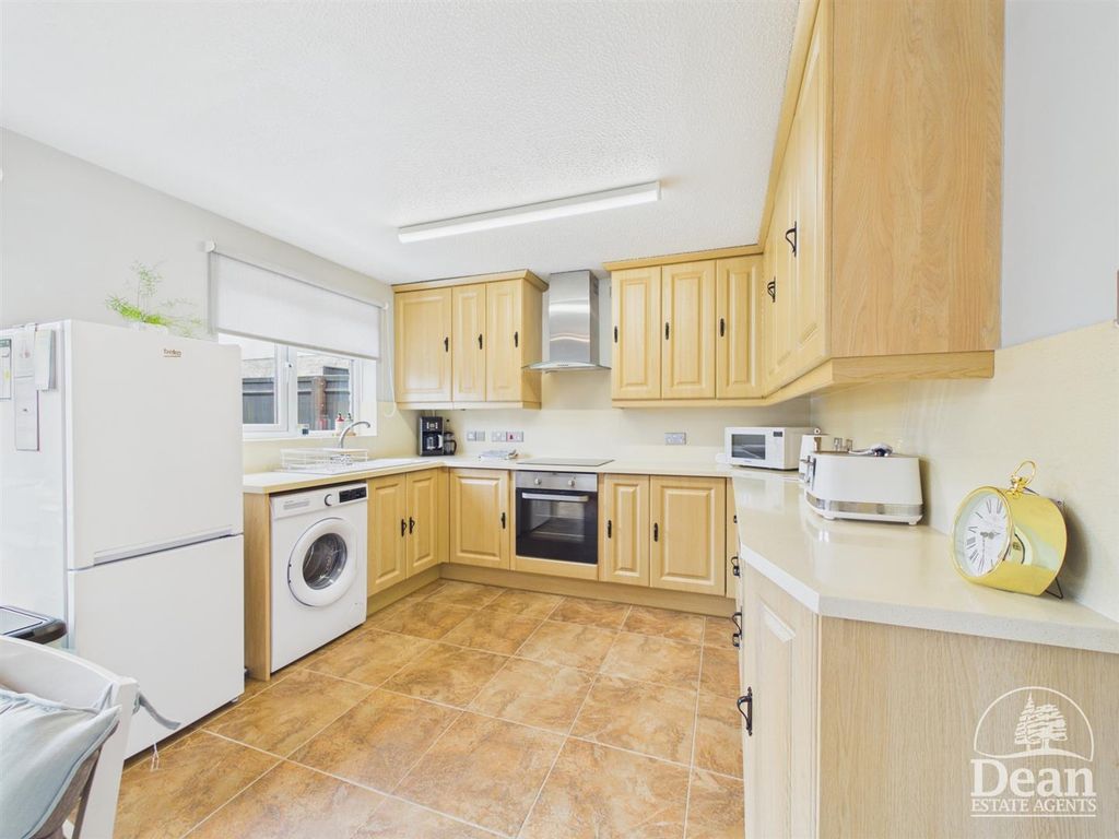 Property photo 3 of 21