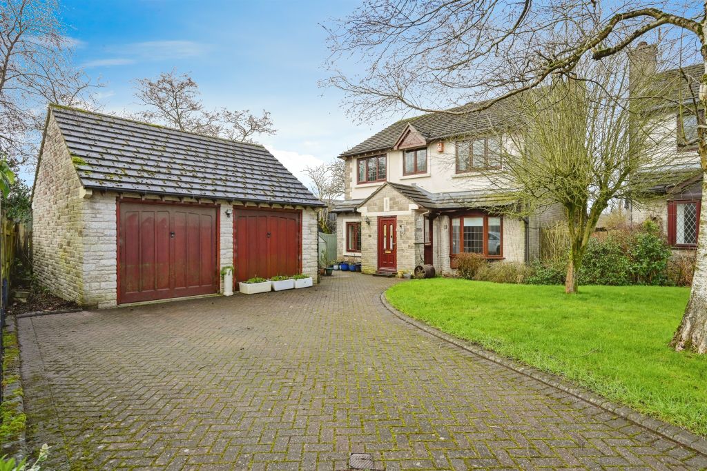 Property photo 1 of 17