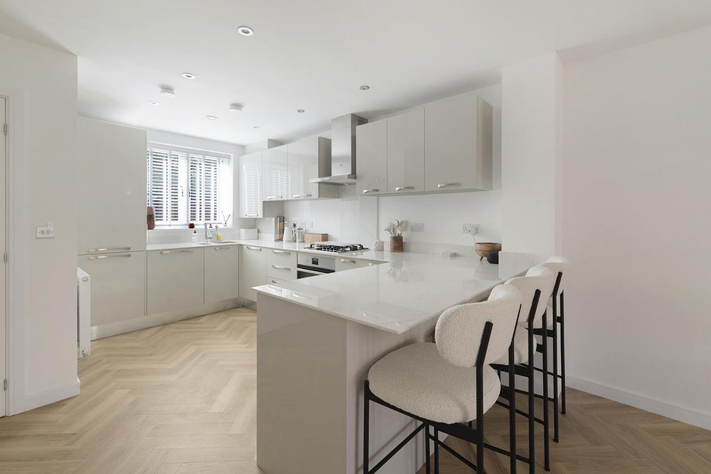 Property photo 3 of 17 11Orchard03.Jpg