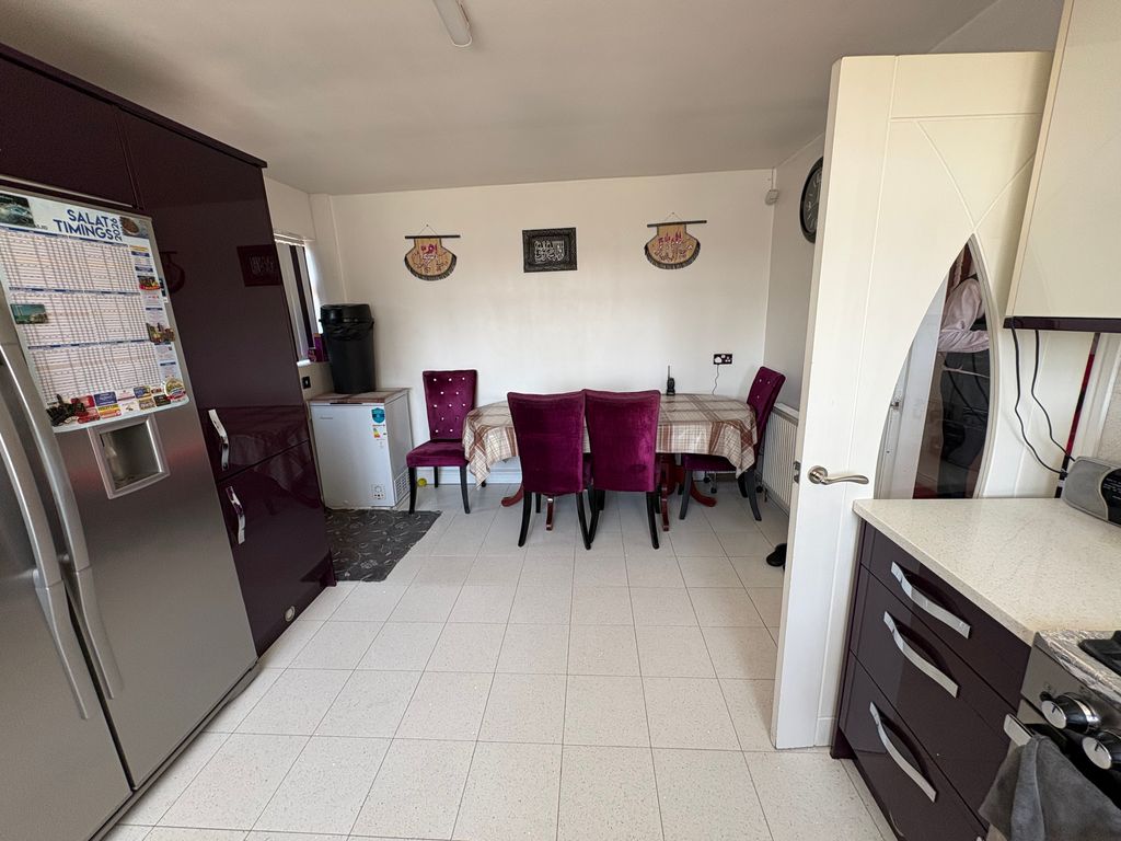 Property photo 3 of 31