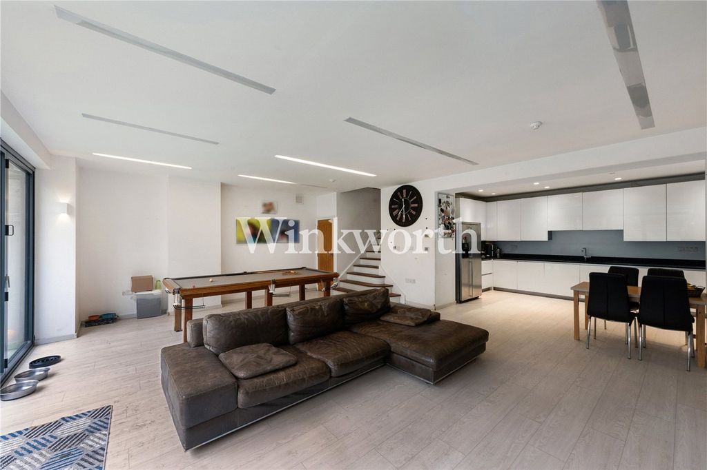 Property photo 3 of 24 Picture No. 19