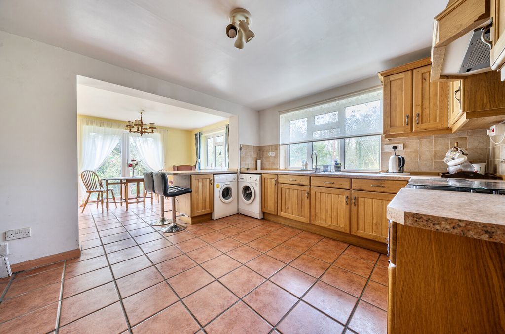 Property photo 2 of 27 1434315-8-69ce723...