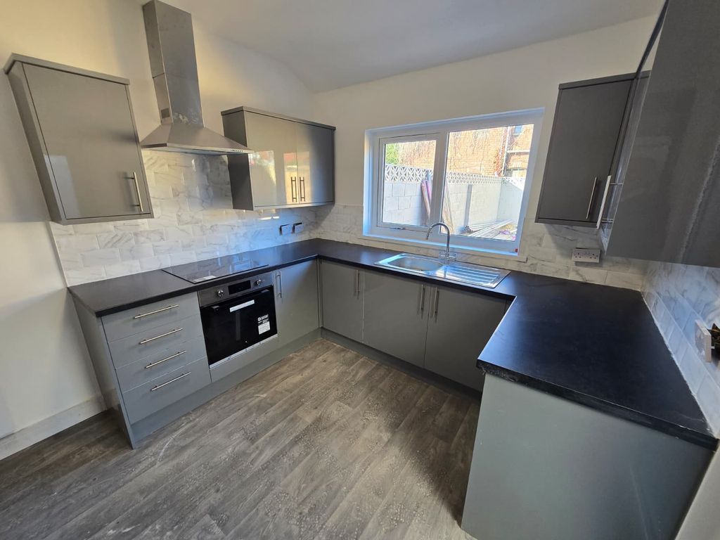 Property photo 1 of 7 Kitchen Sink