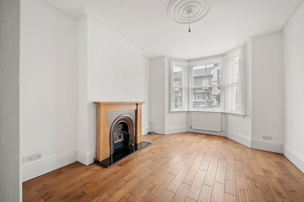 Property photo 3 of 19