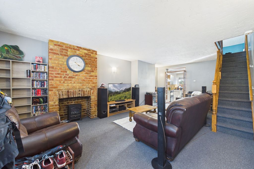 Property photo 3 of 17