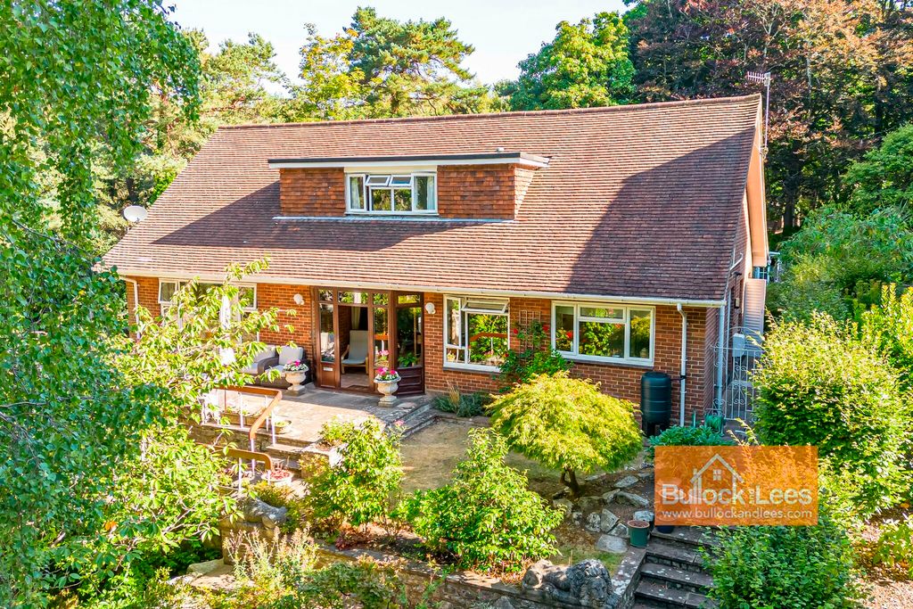 Property photo 1 of 32