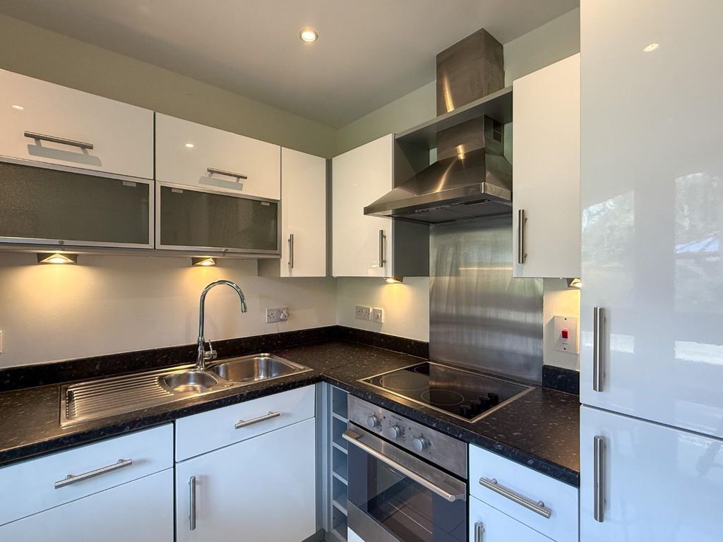 Property photo 2 of 14 Kitchen