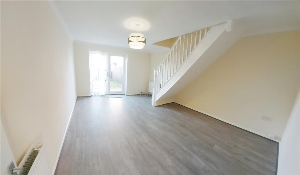 Property photo 2 of 9 Balcony