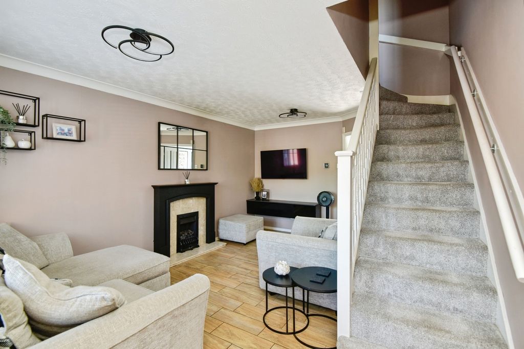 Property photo 3 of 19 Pbox-Img.Jpg