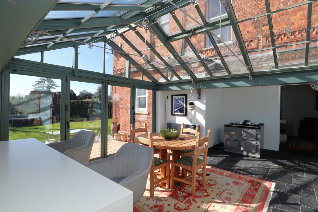 Property photo 3 of 21