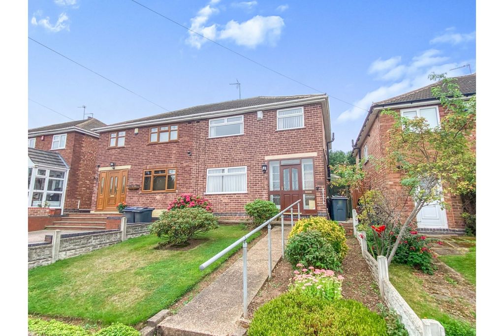 Property photo 1 of 11