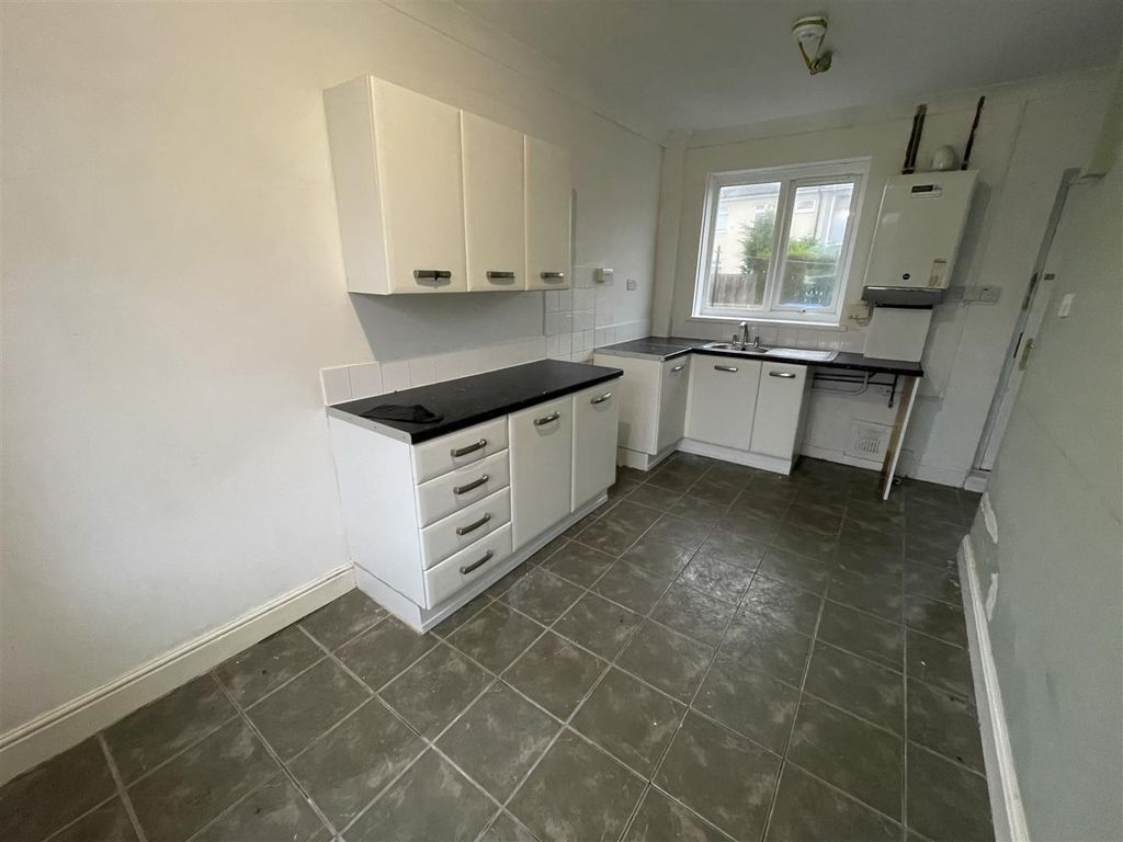 Property photo 3 of 12 9 Park 6.Jpeg