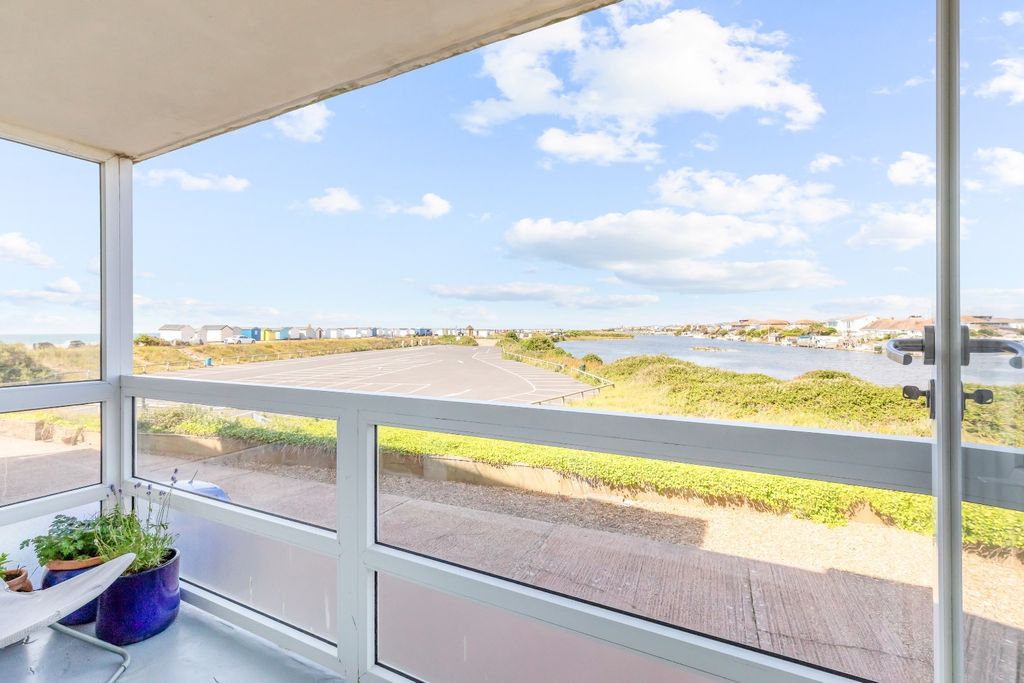 Property photo 3 of 14 5202222