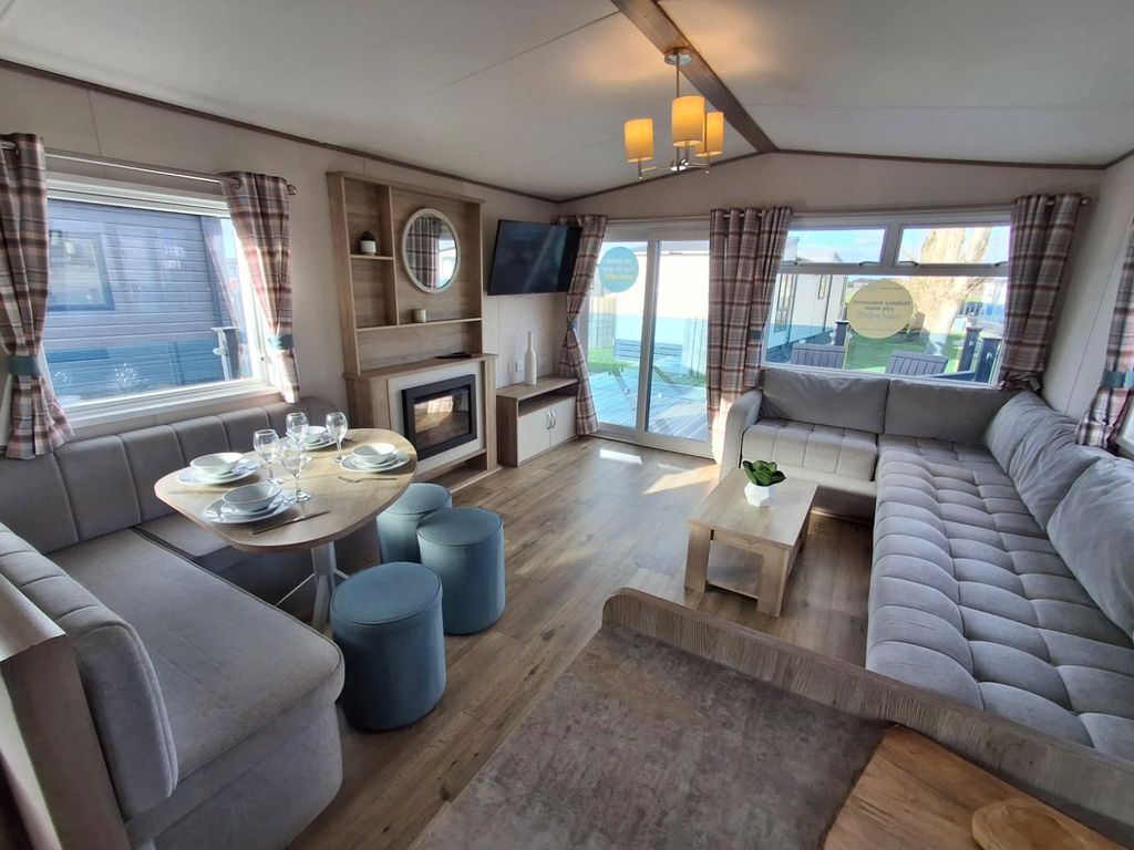 Property photo 2 of 17 Picture No. 13