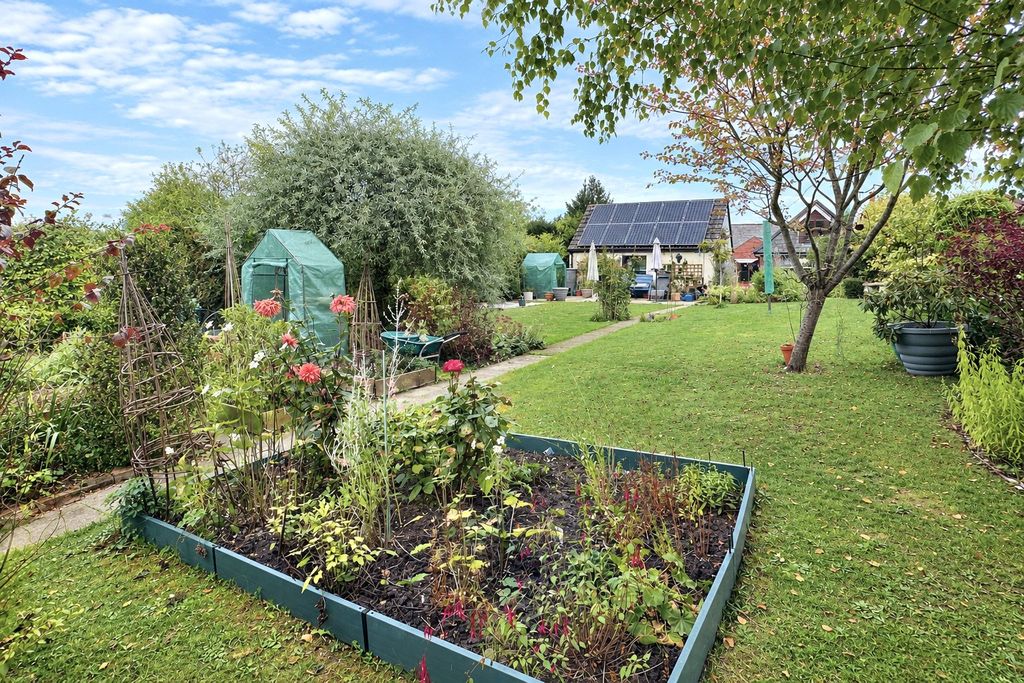 Property photo 2 of 24 Picture No. 22