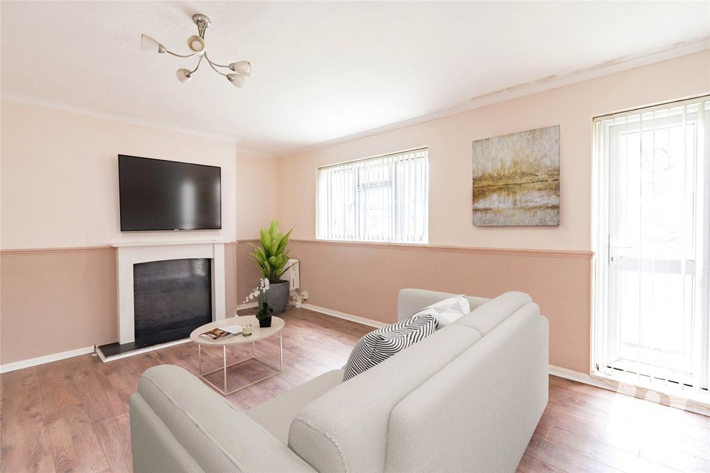 Property photo 1 of 10 Lounge/Diner